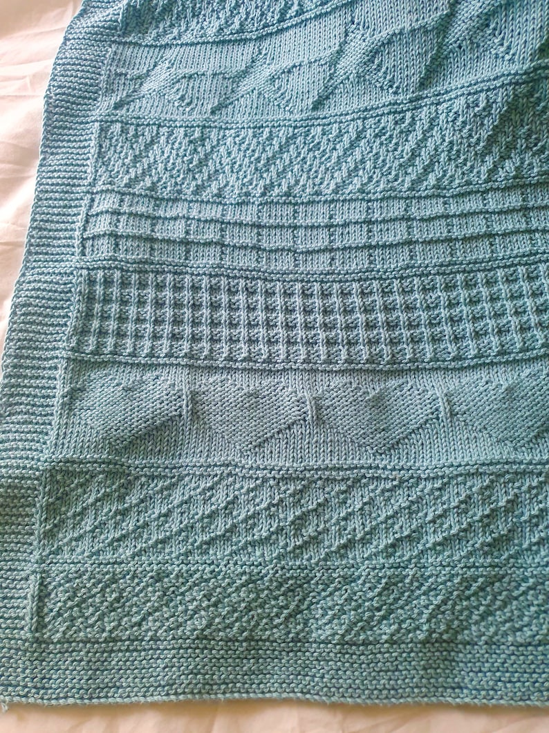 Hearts and Stars baby blanket knitting pattern