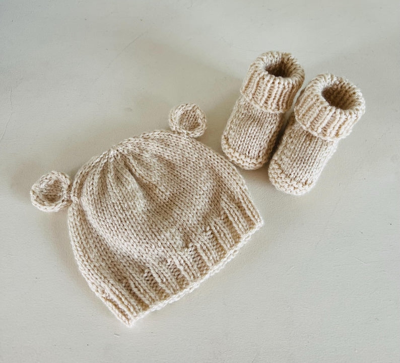 Newborn Baby Booties + Teddy Bear Beanie Hat Set Knitting Pattern