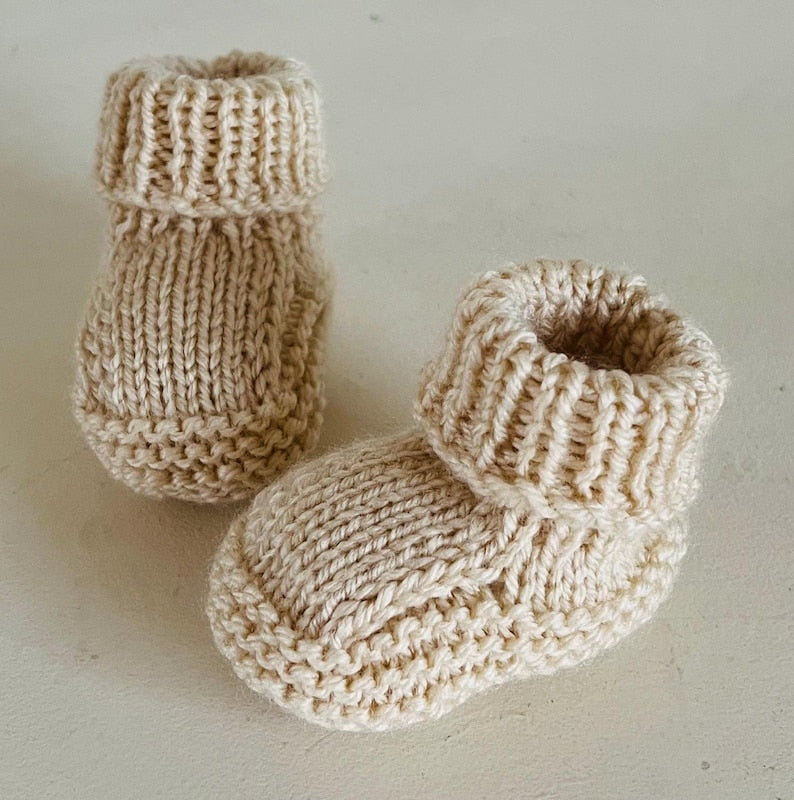 Newborn Baby Booties + Teddy Bear Beanie Hat Set Knitting Pattern
