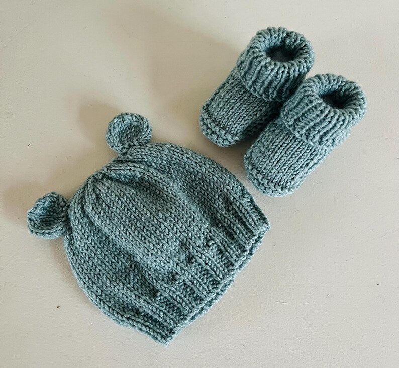 Newborn Baby Booties + Teddy Bear Beanie Hat Set Knitting Pattern