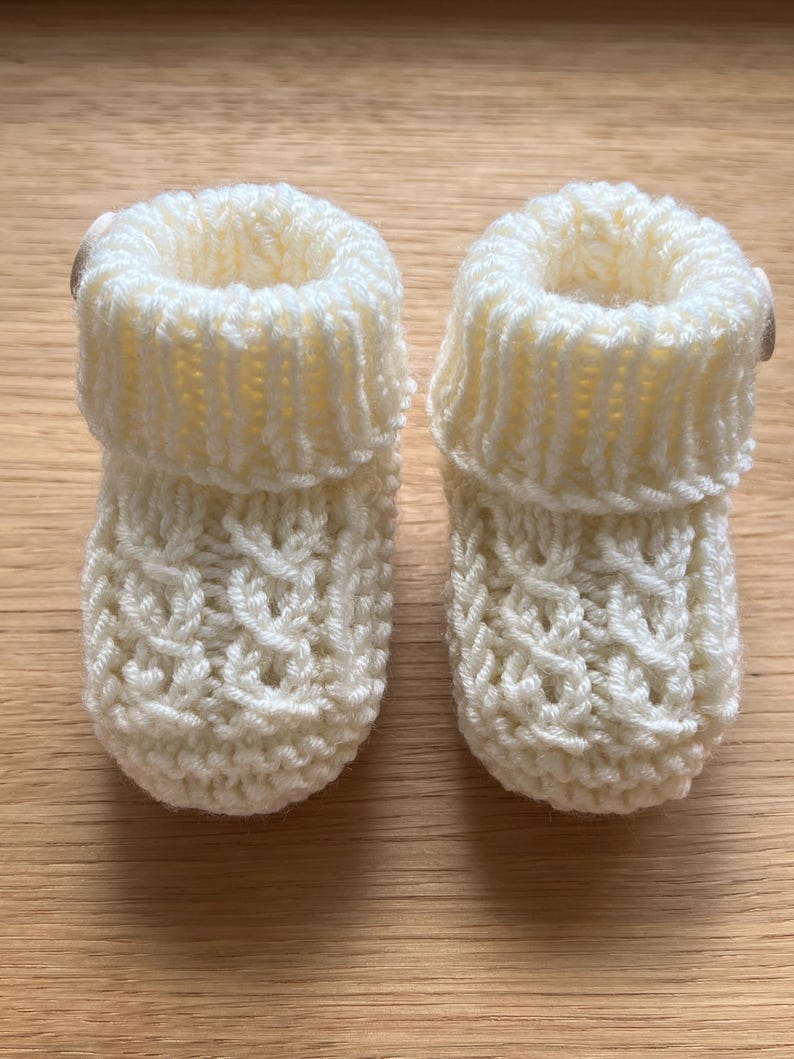 Newborn Knitting Pattern Baby Booties