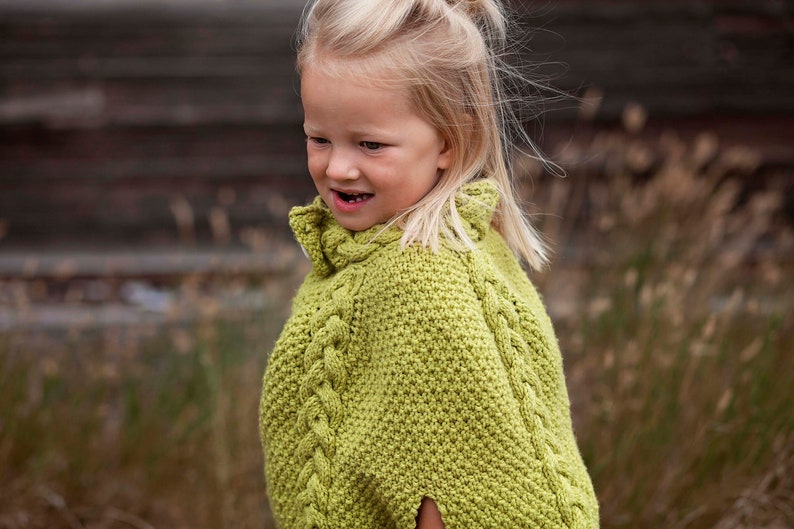 Child's poncho knitting pattern